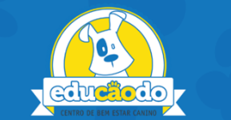 trabalha com treinamento de cães e consultoria comportamental
